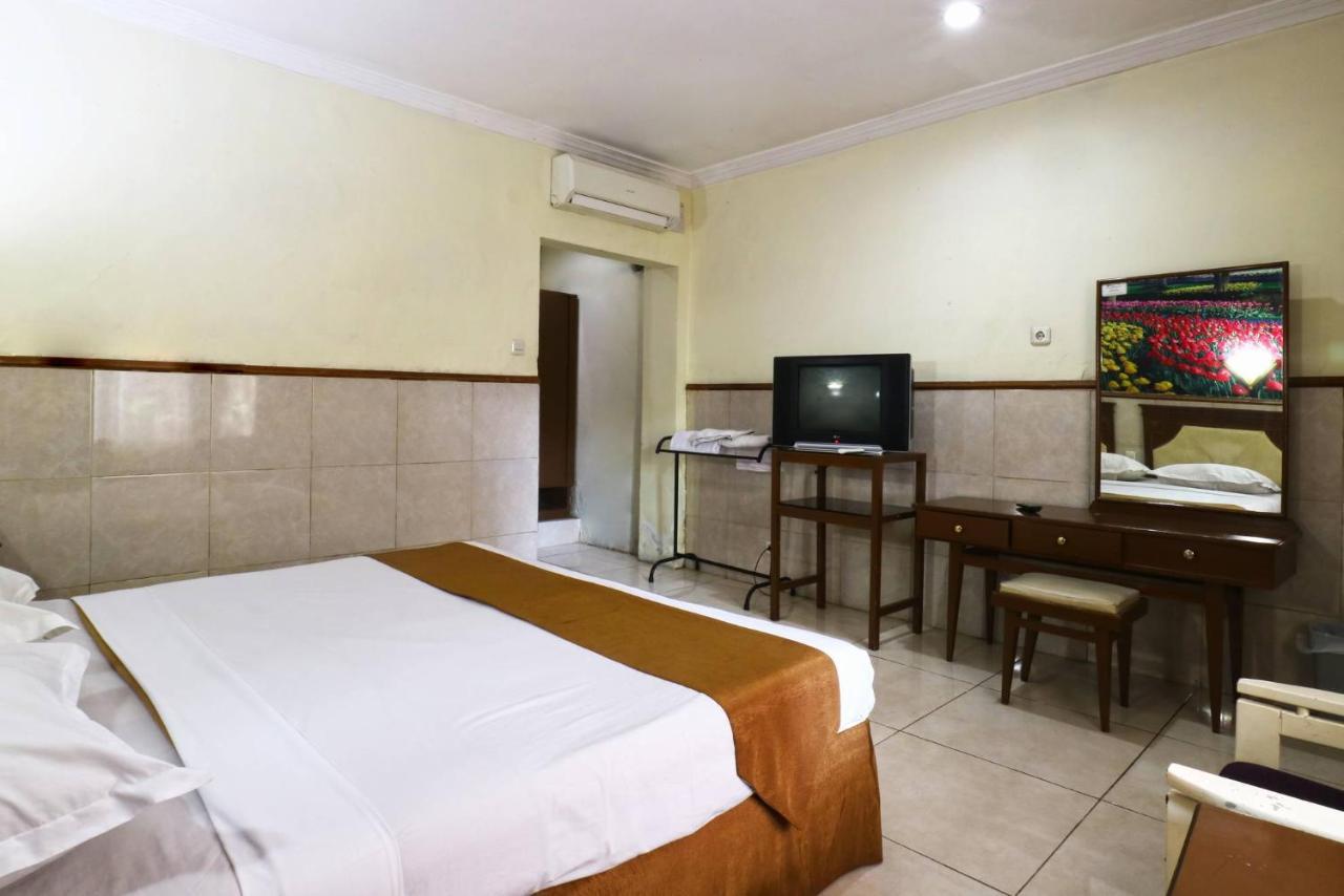 Hotel Tanjung Surabaya Exterior photo